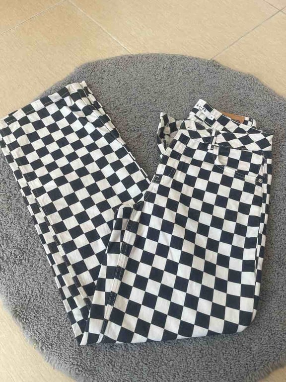 Fotografi e xhinse në LIST.AL