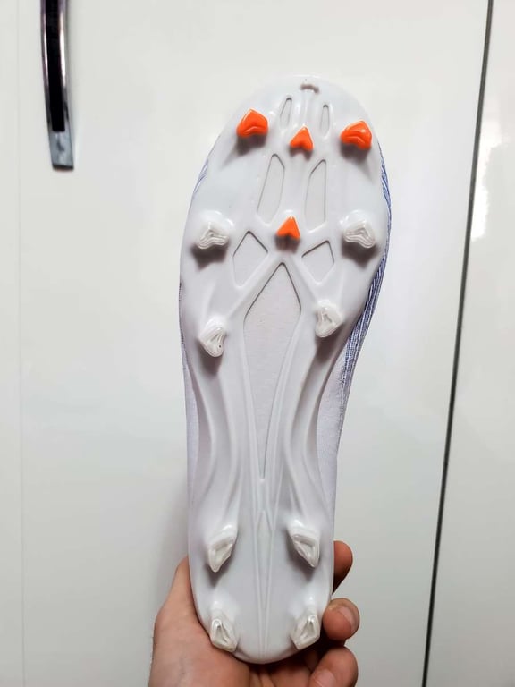 Fotografi e Taka F50  në LIST.AL