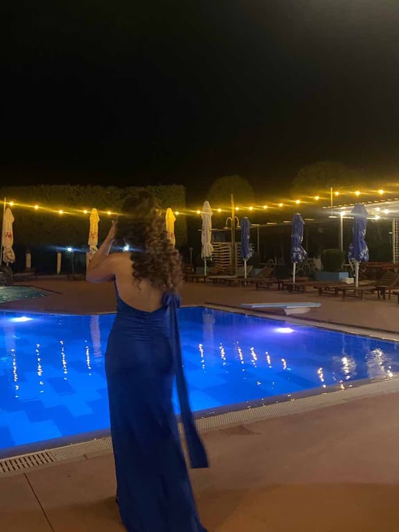 Fotografi e fustan per mbremje  në LIST.AL