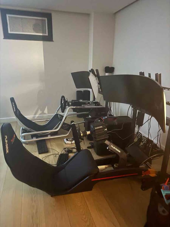 Fotografi e simulator racing/  në LIST.AL