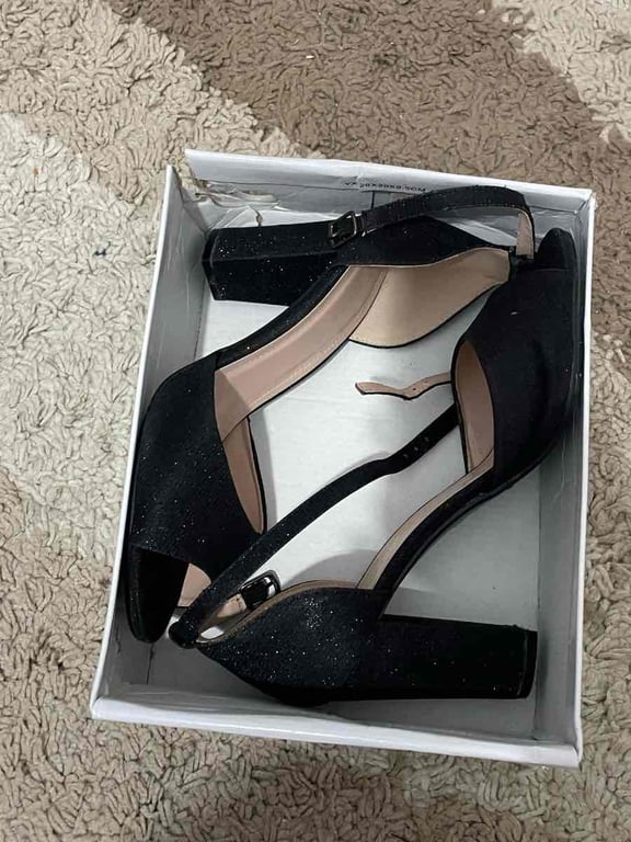 Fotografi e taka te zeza me xixa nr39 1500L në LIST.AL