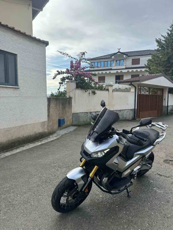 Fotografi e Motorr Xadv 750cc  2017 në LIST.AL