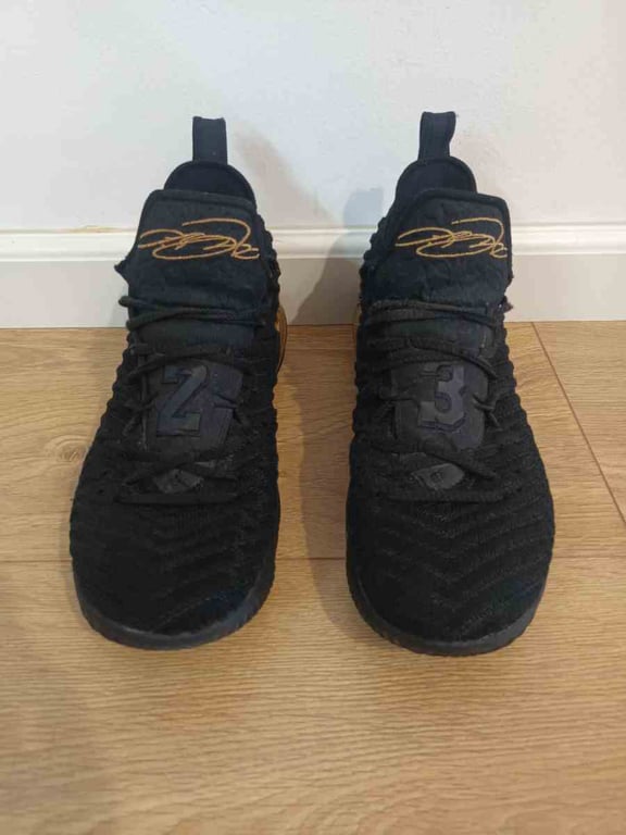 Fotografi e Nike Lebron 16 Im king në LIST.AL