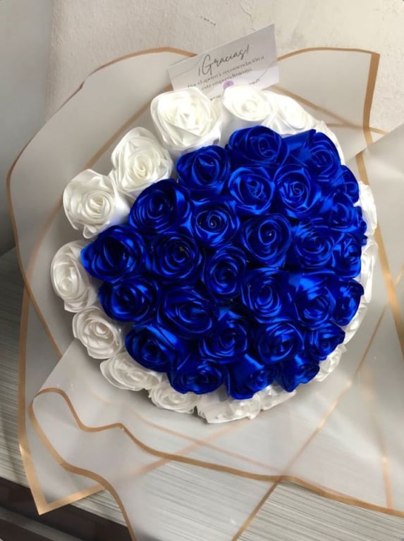 Fotografi e Buqete me trendafila handmade . në LIST.AL