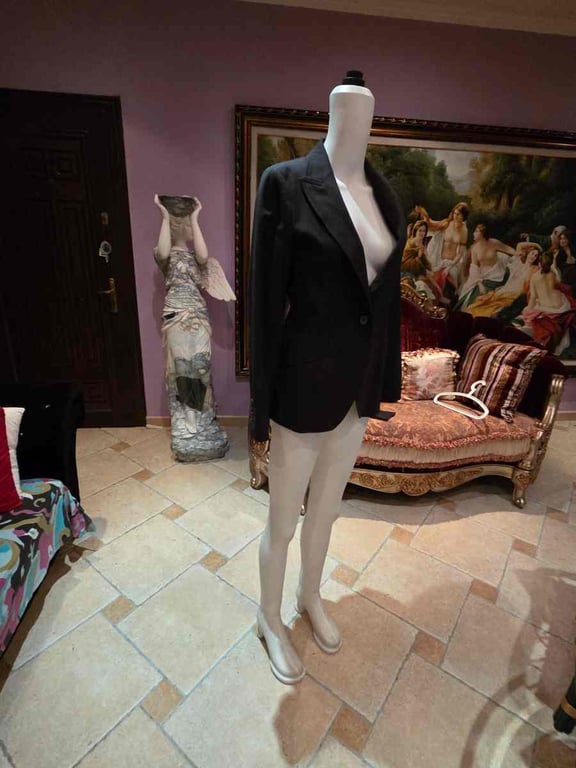 Fotografi e Kostum Elegant Feminin me Pantallona në LIST.AL