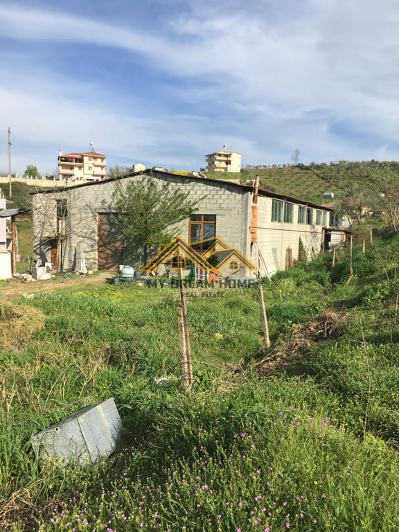 Fotografi e KAPANON DHE TOKE NE SHKALLNUR DURRES,PER SHITJE! në LIST.AL