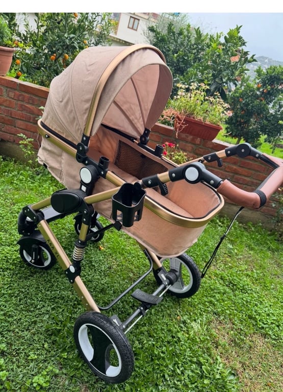 Fotografi e Karrocë Fëmijësh në Shkëlqyer Gjendje në LIST.AL