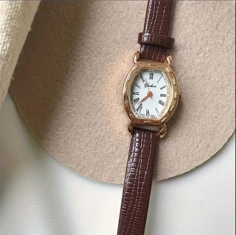 Fotografi e Ore elegante per femra në LIST.AL