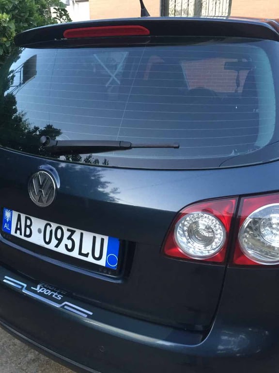 Fotografi e Golf 5 plus në LIST.AL