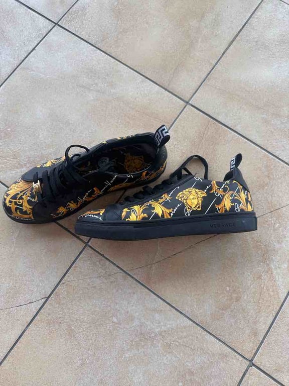 Fotografi e Atlete Versace në LIST.AL