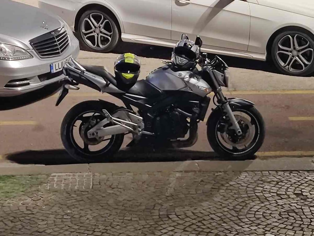 Fotografi e Suzuki GSR 600 në LIST.AL