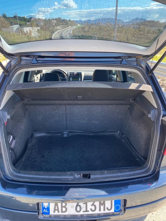 Fotografi e Golf 5 në LIST.AL