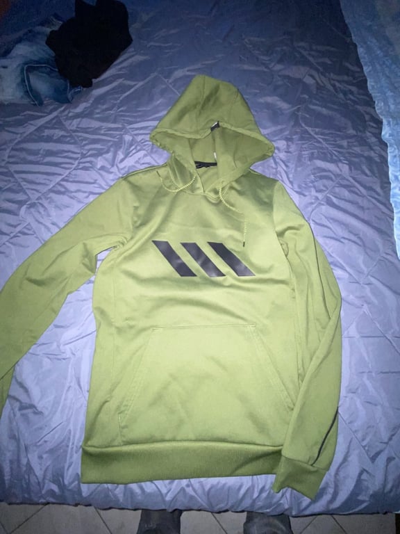 Fotografi e Adidas në LIST.AL