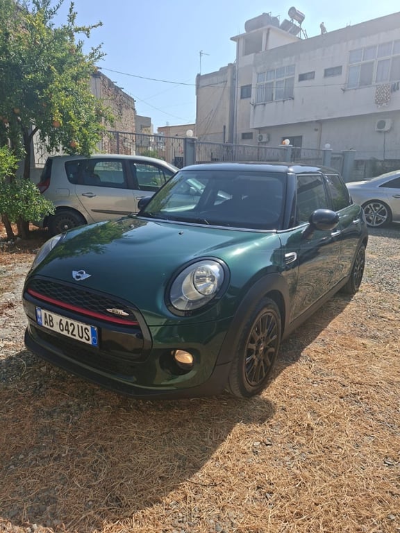 Fotografi e automjet në LIST.AL