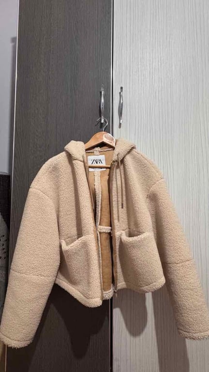 Fotografi e Xhup Zara M në LIST.AL