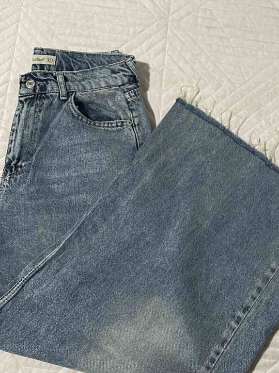 Fotografi e Xhinse per femra , vajza. në LIST.AL