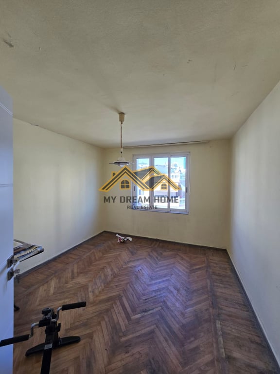 Fotografi e SHITET APARTAMENT 2+1 NE QENDER DURRES! në LIST.AL