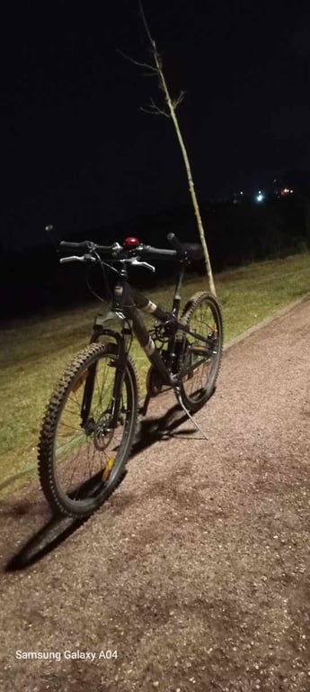 Fotografi e shiten dy cop 222 në LIST.AL