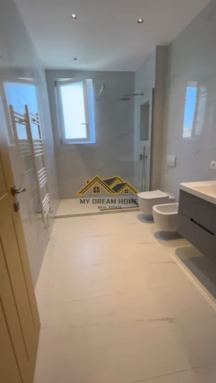 Fotografi e Jepet me Qira Kati i Dytë i një Ndërtese 3-Katëshe 1+1 në Spitallë, Durrës në LIST.AL