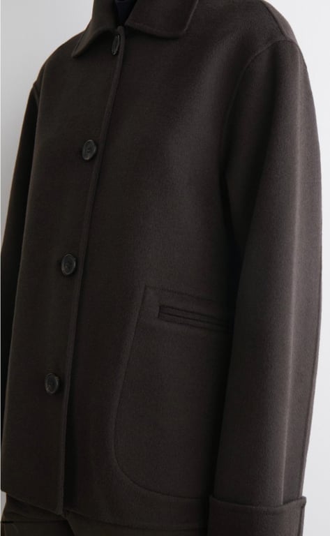 Fotografi e xhakete.  e shkurter prej leshi te dyfishte   në LIST.AL