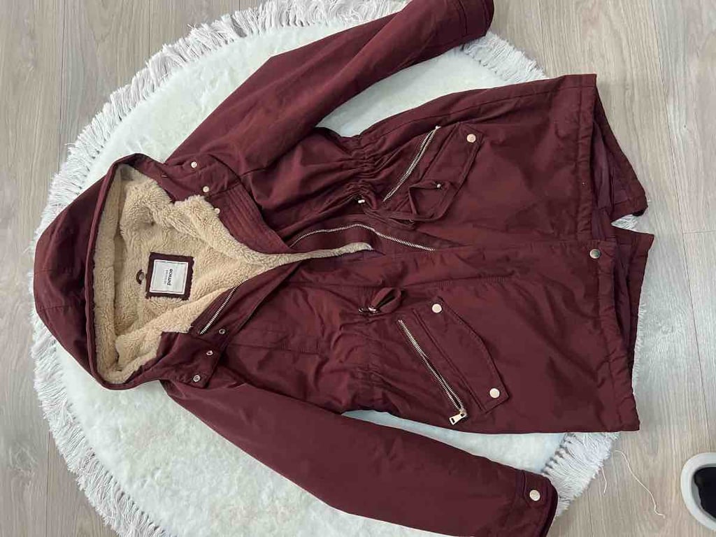 Fotografi e xhup  në LIST.AL