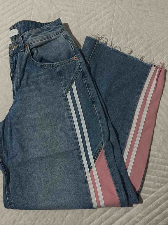 Fotografi e Xhinse Blu me Shiritë Anësorë në Shitje në LIST.AL