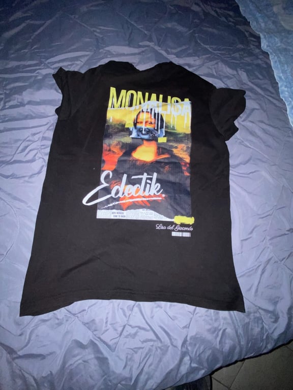 Fotografi e Bluze  në LIST.AL