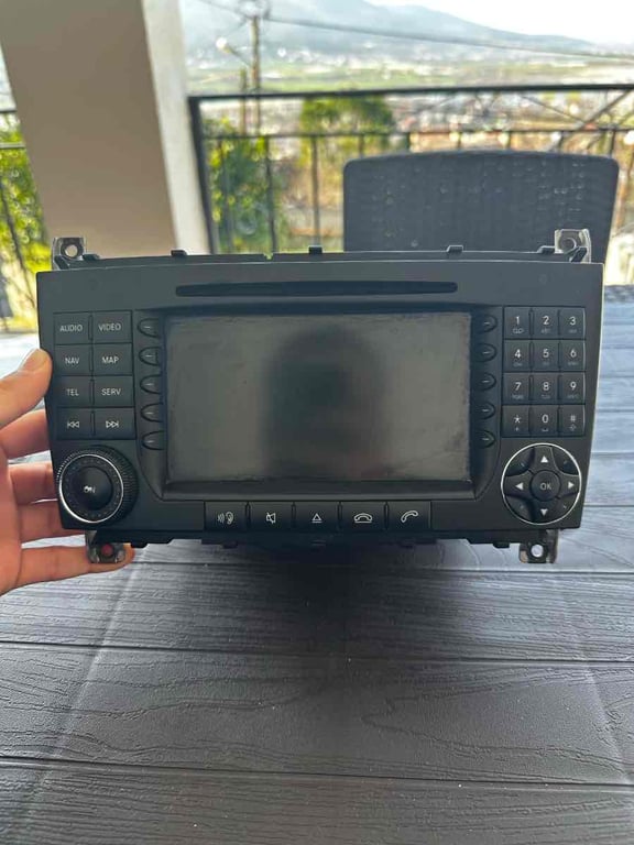 Fotografi e Navigator per W203 original bashke me fibren optike në LIST.AL