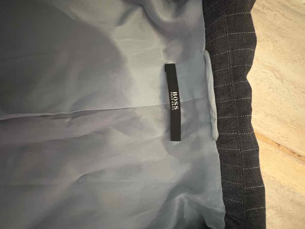 Fotografi e Kostum Boss Hugo Boss në LIST.AL