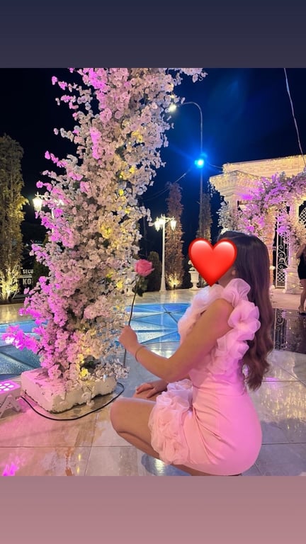 Fotografi e Fustan roze elegant per festa dhe mbremje në LIST.AL