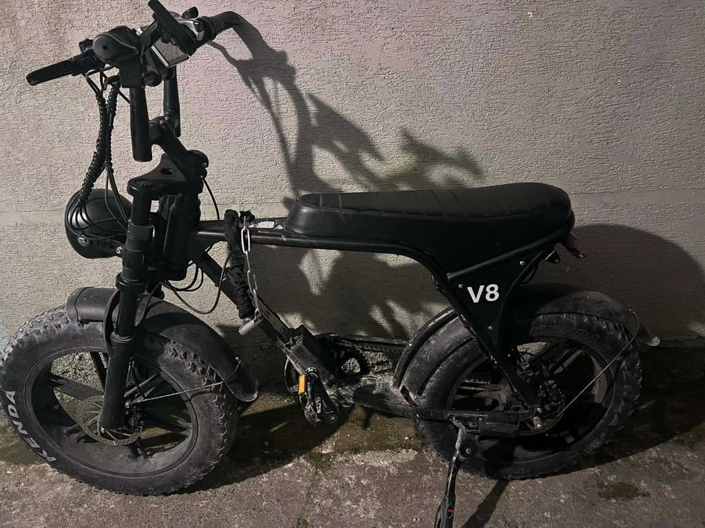 Fotografi e Motorr elektrik me 2 bateri v8 në LIST.AL