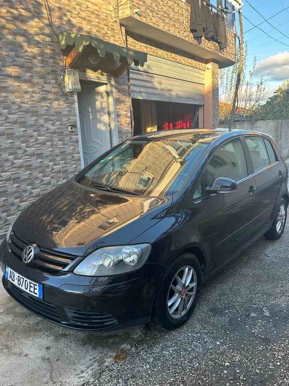 Fotografi e golf 5plus në LIST.AL