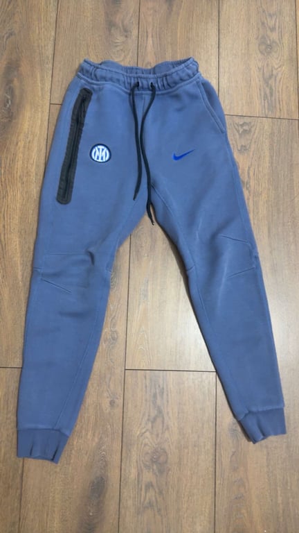 Fotografi e Tuta Nike Tech Inter në LIST.AL