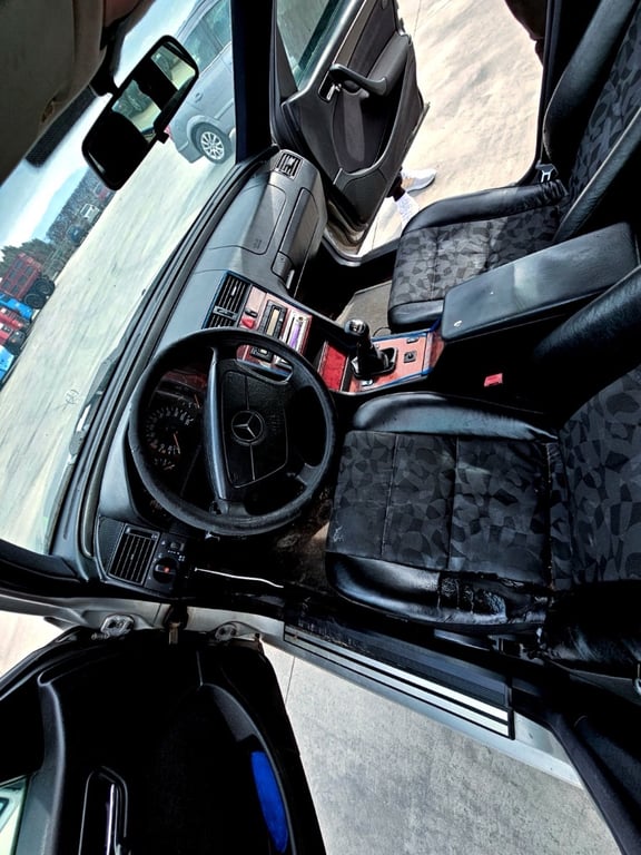 Fotografi e OKAZION i diskutushem në LIST.AL