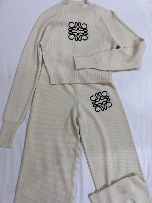 Fotografi e kostum per femra në LIST.AL