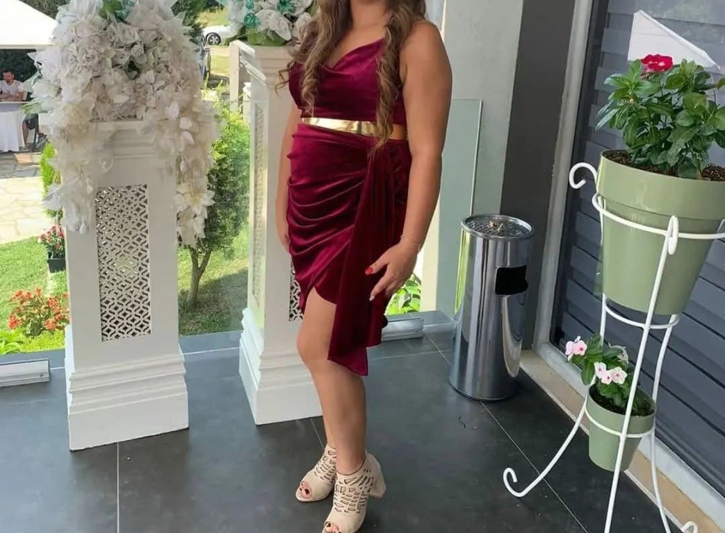 Fotografi e Fustane në LIST.AL