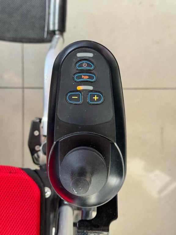 Fotografi e Karroc invaliti elektrike në LIST.AL