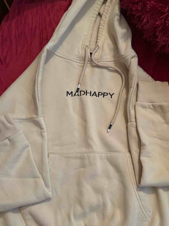 Fotografi e hoodie me kapuc në LIST.AL