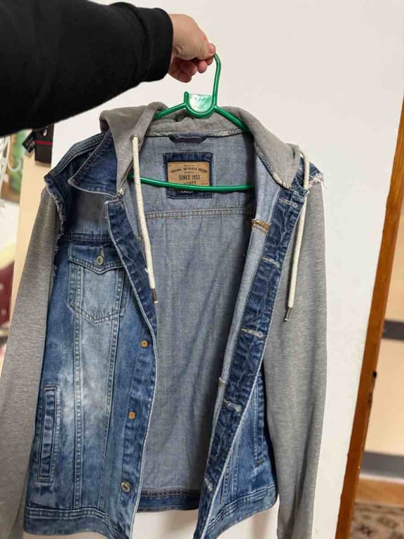 Fotografi e triko xhikes  në LIST.AL