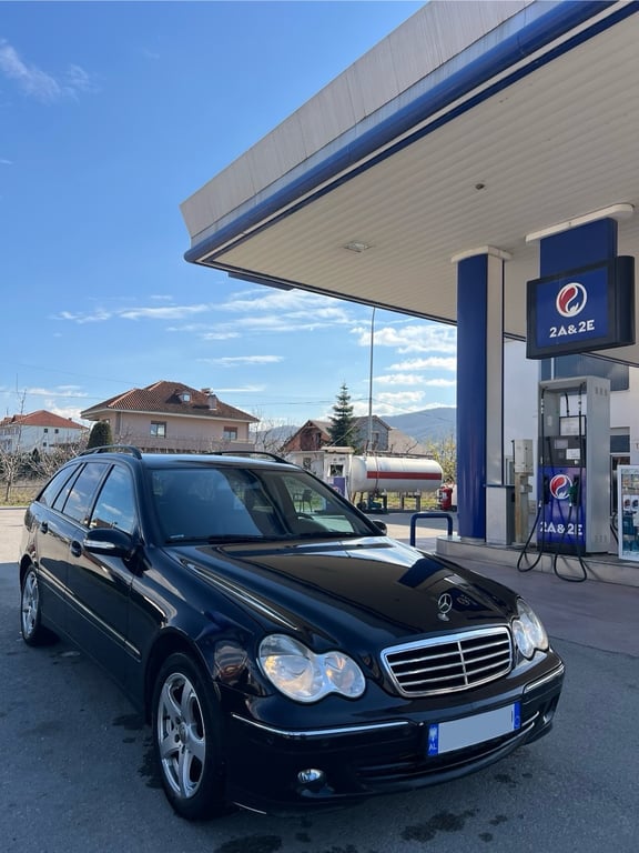 Fotografi e MERCEDES BENZ C CLASS në LIST.AL
