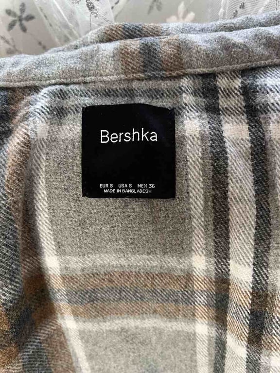 Fotografi e Kemishe origjinale bershka  në LIST.AL