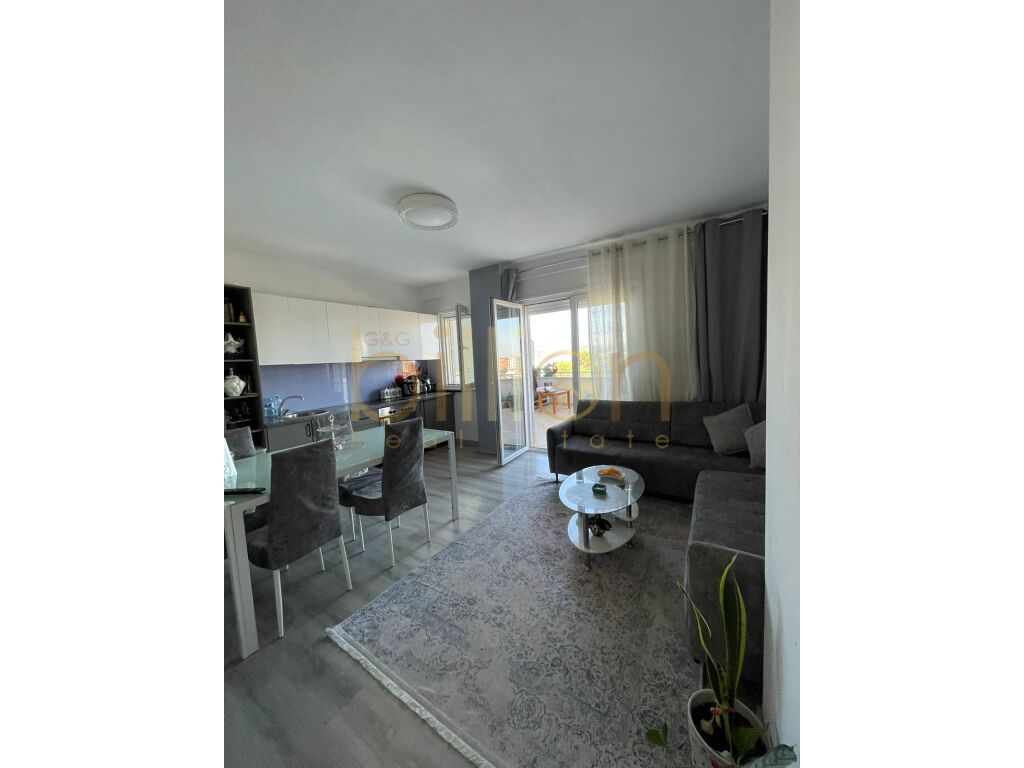 Fotografi e NE ASTIR. SHITET APARTAMENT 2+1 ME VERANDE! ID: Billion3727 në LIST.AL