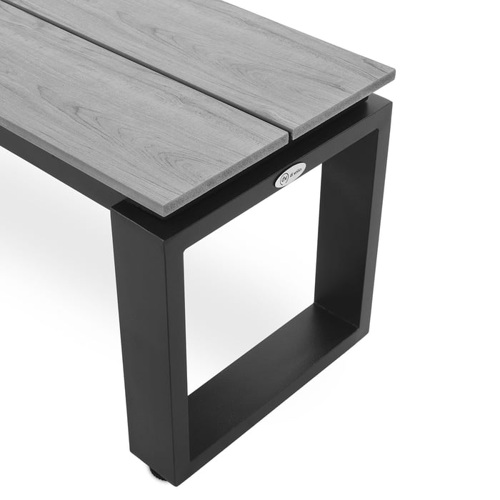 Siedzisko ławki ogrodowej di volio zostało wykonane z wysokiej jakości polywood