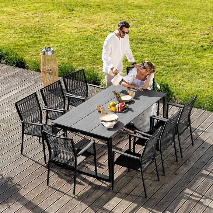 Konstrukcja stołu jadalnianego Giovo wykonana została z aluminium