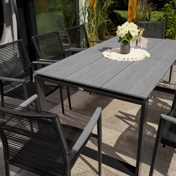 Langlebige Tischplatte aus Kunstholz