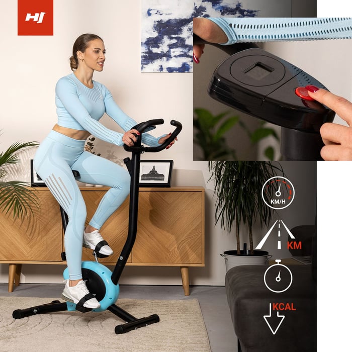 Vrouw traint op lichtblauwe hometrainer HS-010H Rio met trainingscomputer