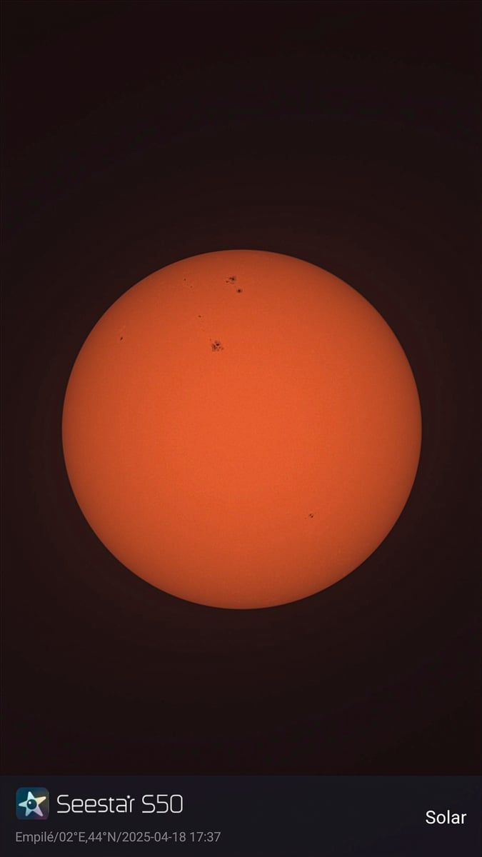 Soleil lumière blanche 18042025 15h37TU