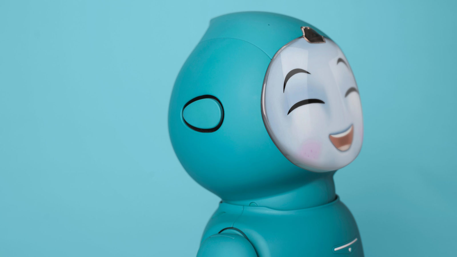 Moxie blue robot smiling green head detail