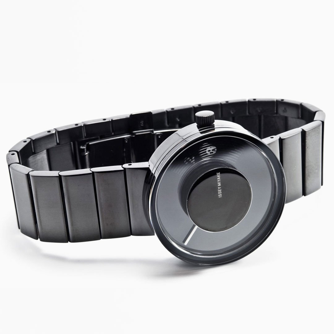 Issey Miyake Vue smartwatch with camera