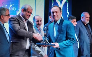 لوح و تندیس ملی رعایت حقوق مصرف‌کنندگان به شرکت لجستیک گلدیران رسید